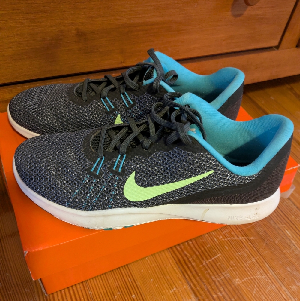 Nike Black and Teal Women's Sneakers